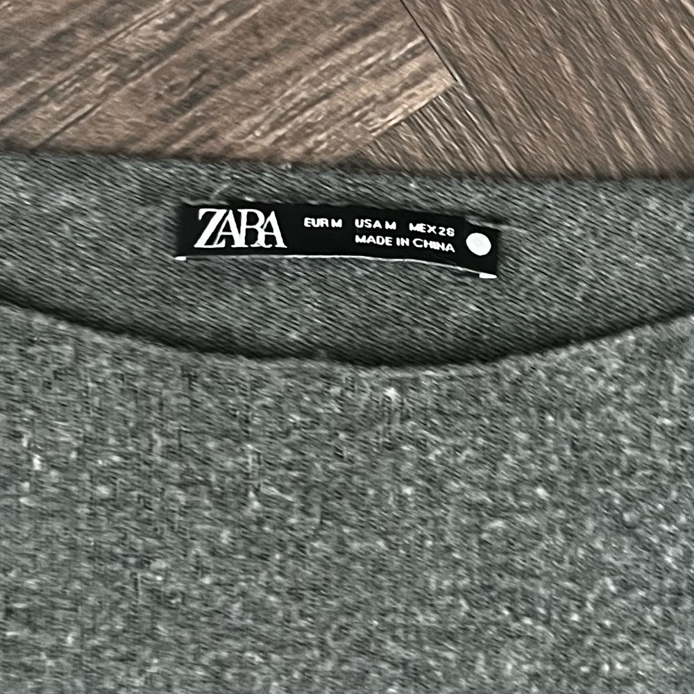 Soft Basic Zara Sweater Size Medium - image 4